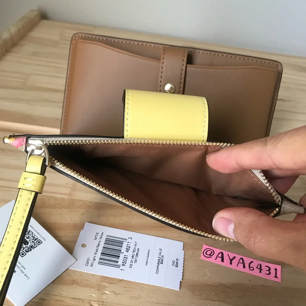 Coach wallet๐๐ - Picture 7 of 10